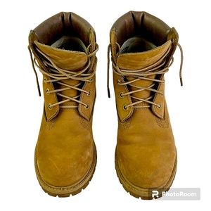 Timberland Genuine Leather  Size 7M Waterproof Women's boot